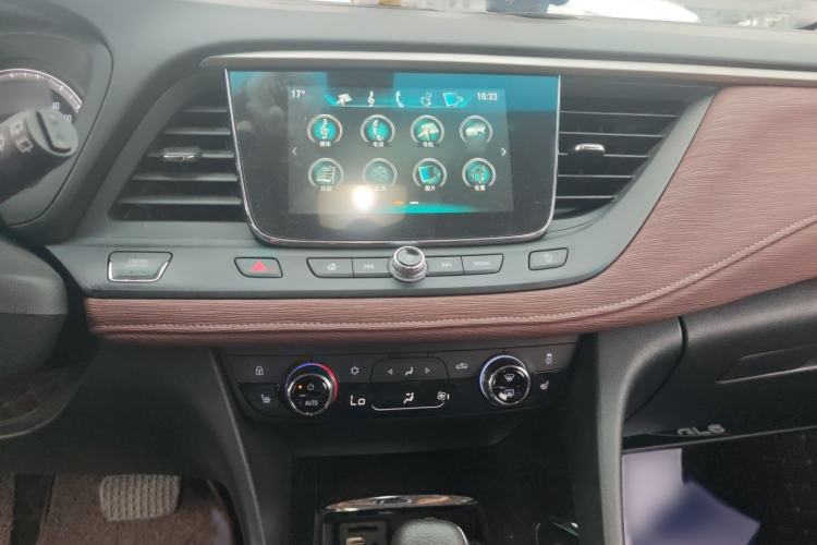 Used Buick GL6 2019 18T 6-Seater Connected Luxury Version China VI Standard Audio And AC Panel