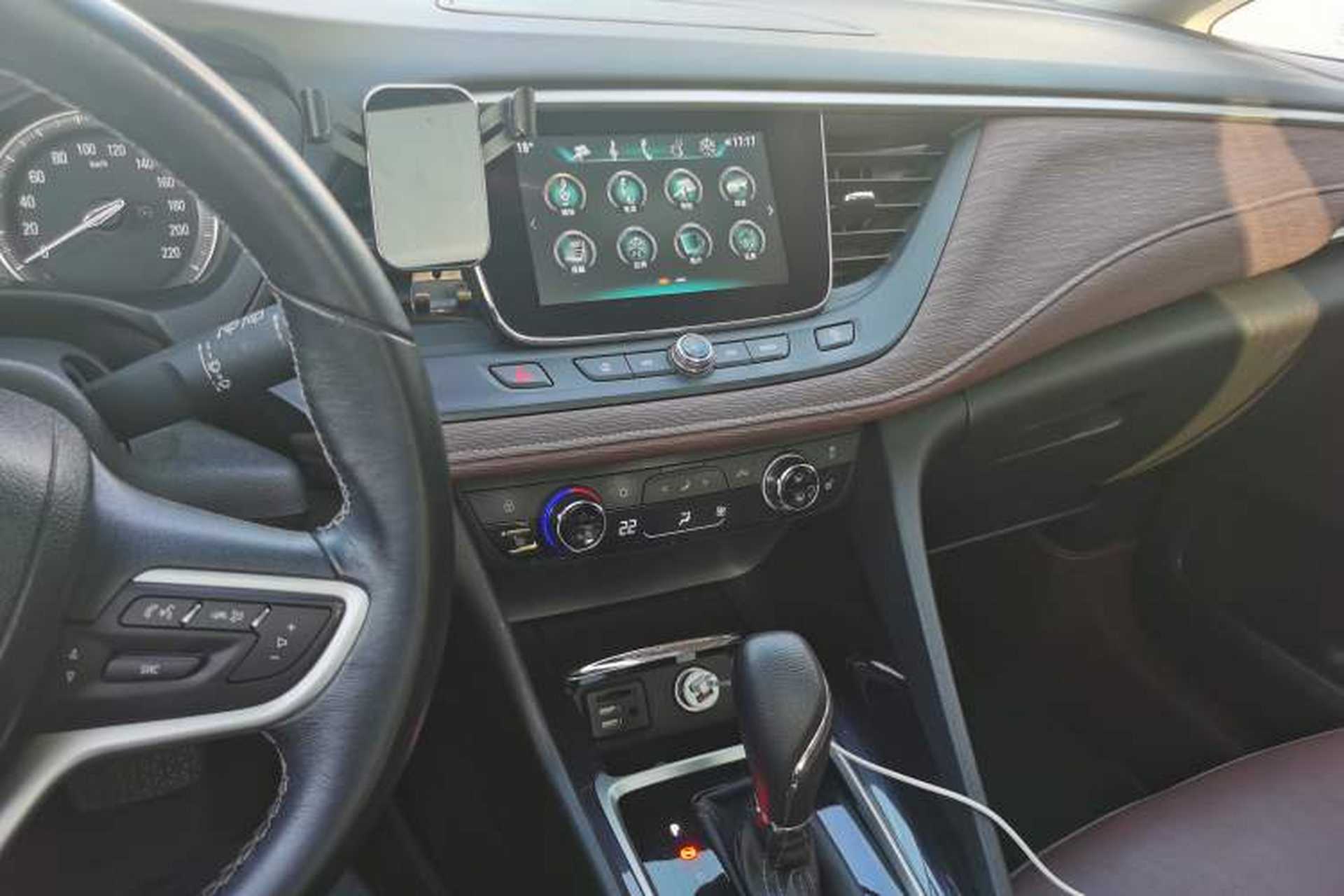 Used Buick GL6 2019 18T 6-Seater Connected Luxury Version China VI Standard Audio And AC Panel