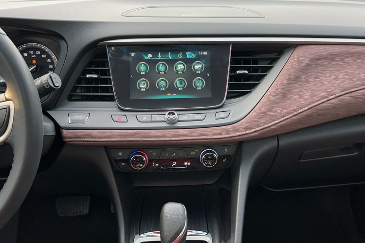 Used Buick GL6 2019 18T 6-Seater Connected Luxury Version China VI Standard Audio And AC Panel