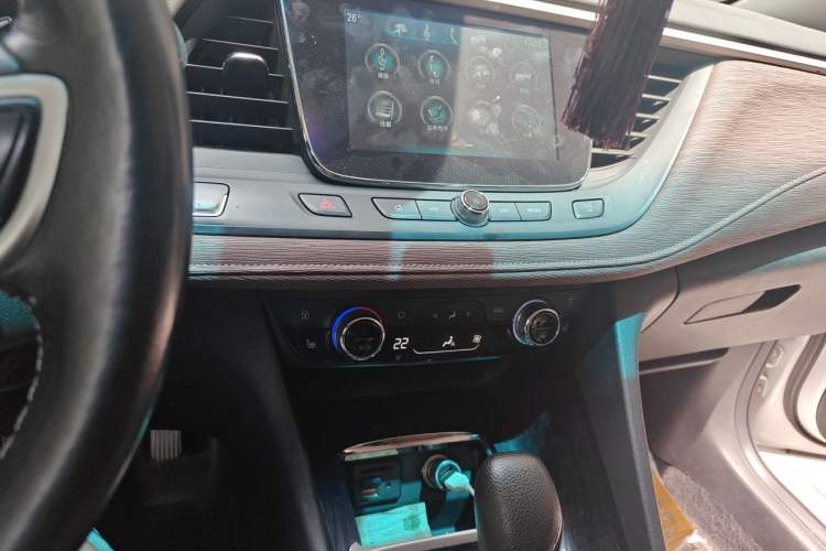 Used Buick GL6 2019 18T 6-Seater Connected Luxury Version China V Standard Audio And AC Panel