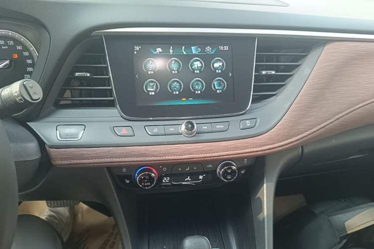 Used Buick GL6 2019 18T 6-Seater Connected Luxury Version China VI Standard Audio And AC Panel