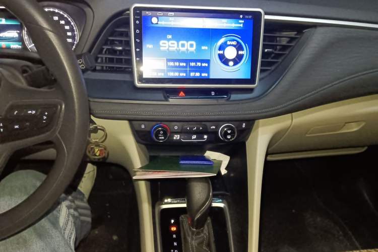Used Buick GL6 2019 18T 6-Seater Elite Version China VI Standard Audio And AC Panel