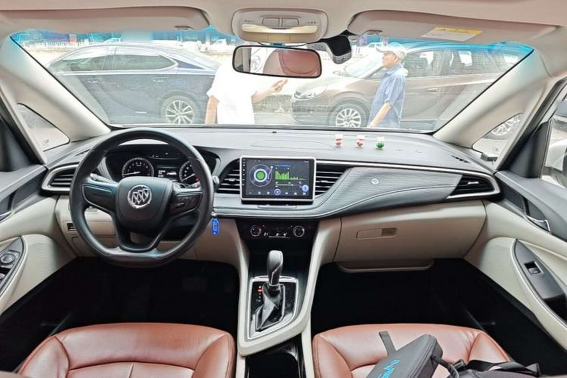 Used Buick GL6 2019 18T 5-Seater Elite Version China V Standard Center Console