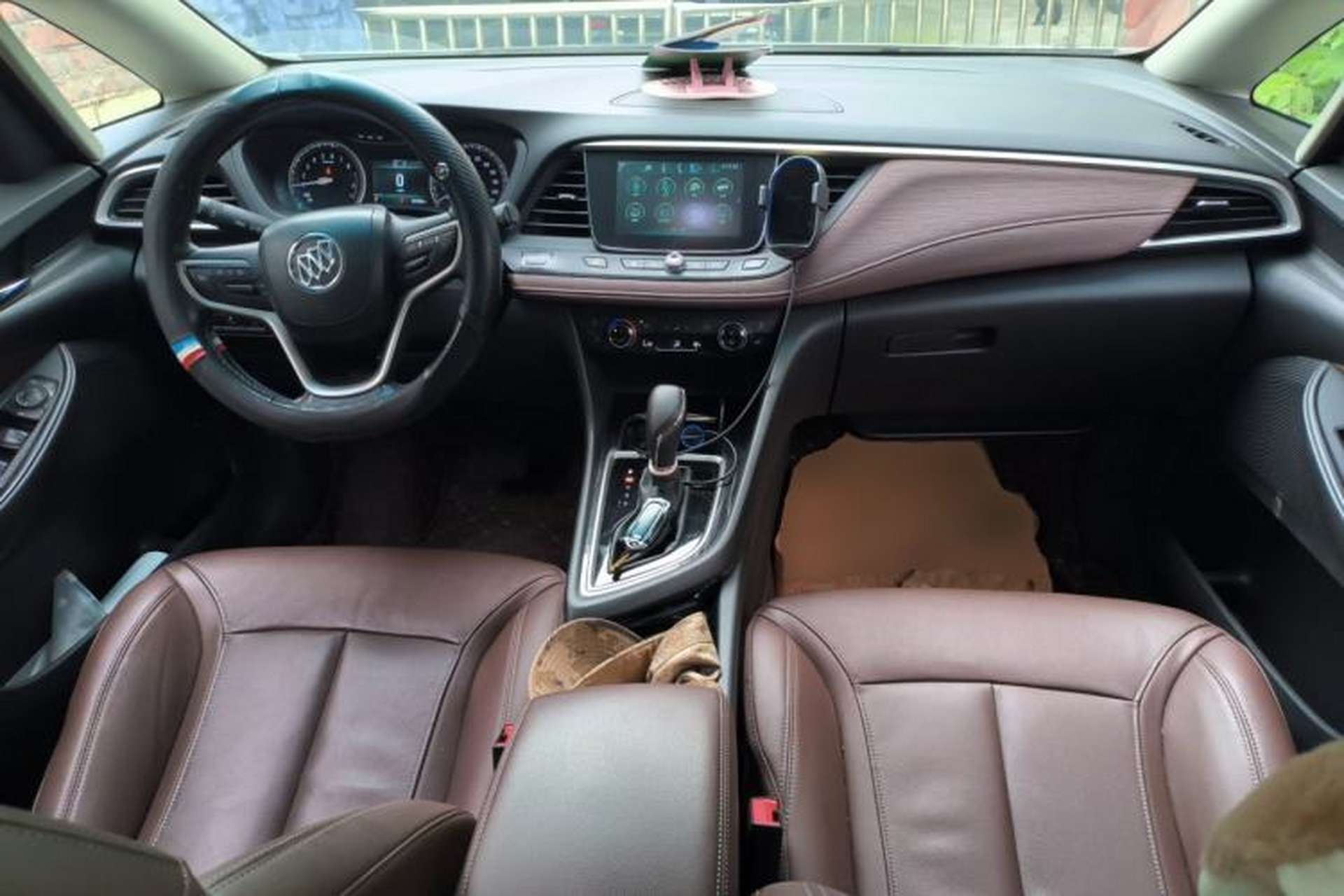 Used Buick GL6 2019 18T 6-Seater Connected Luxury Version China V Standard Center Console