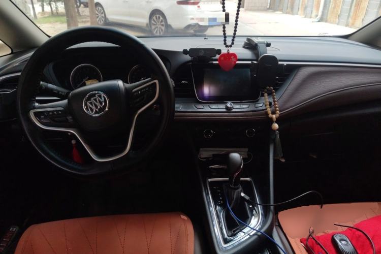 Used Buick GL6 2019 18T 6-Seater Connected Luxury Version China V Standard Center Console