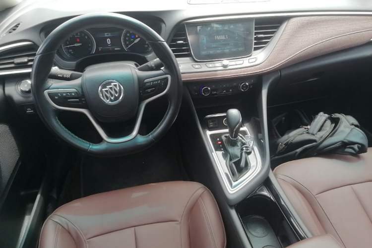 Used Buick GL6 2019 18T 6-Seater Connected Luxury Version China VI Standard Center Console
