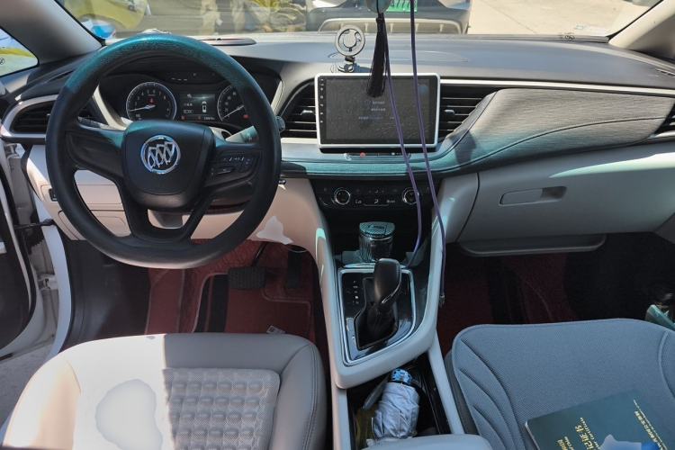 Used Buick GL6 2019 18T 6-Seater Elite Version China V Standard Center Console