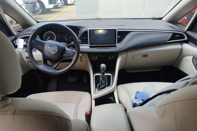 Used Buick GL6 2019 18T 6-Seater Elite Version China VI Standard Center Console
