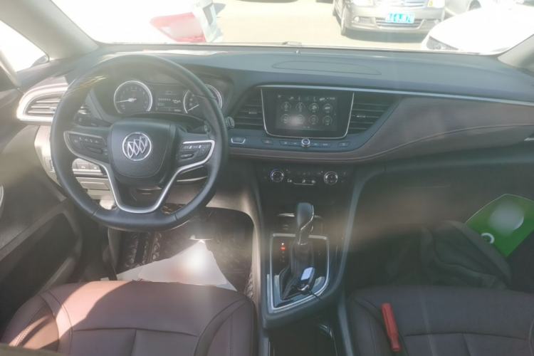 Used Buick GL6 2019 18T 6-Seater Connected Luxury Version China VI Standard Center Console