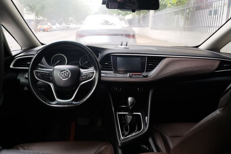 Used Buick GL6 2019 18T 6-Seater Connected Luxury Version China VI Standard Center Console