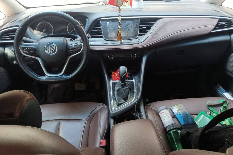 Used Buick GL6 2019 18T 6-Seater Connected Luxury Version China VI Standard Center Console