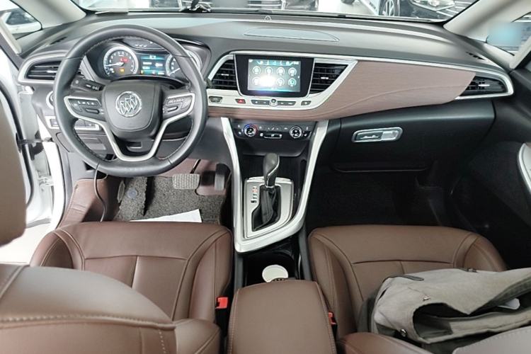 Used Buick GL6 2019 18T 6-Seater Connected Luxury Version China VI Standard Center Console