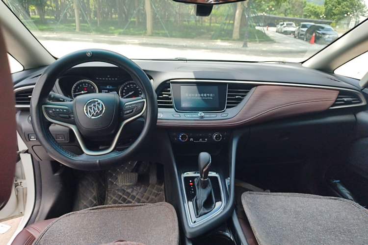 Used Buick GL6 2019 18T 6-Seater Elite Version China VI Standard Center Console