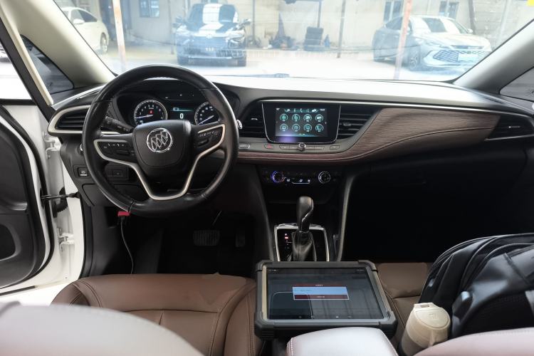 Used Buick GL6 2019 18T 6-Seater Connected Luxury Version China VI Standard Center Console