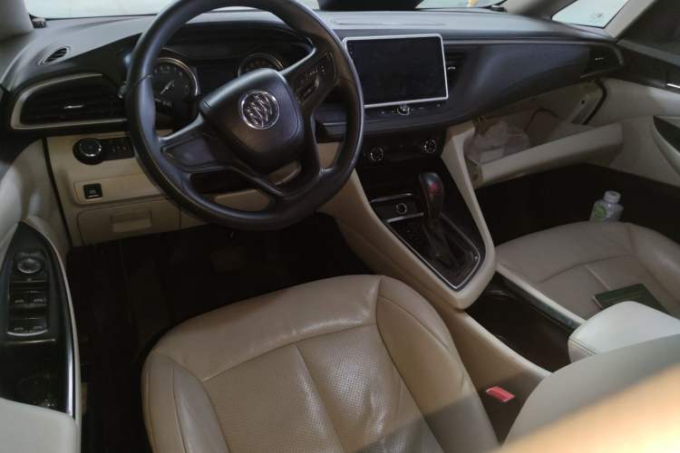 Used Buick GL6 2019 18T 6-Seater Elite Version China V Standard Center Console