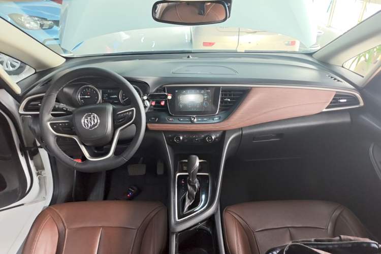 Used Buick GL6 2019 18T 6-Seater Connected Luxury Version China VI Standard Center Console