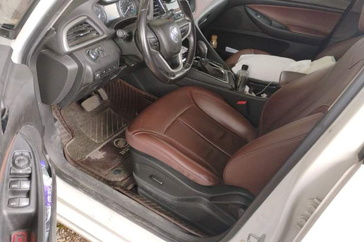 Used Buick GL6 2019 18T 6-Seater Connected Luxury Version China VI Standard Driver Seat
