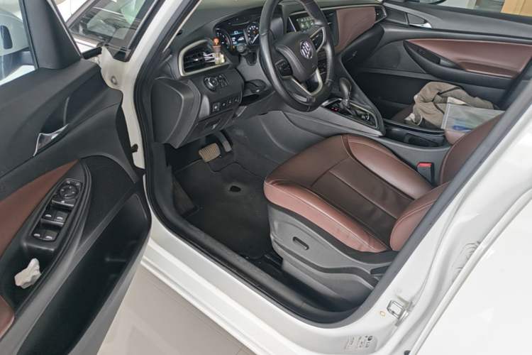 Used Buick GL6 2019 18T 6-Seater Connected Luxury Version China VI Standard Driver Seat