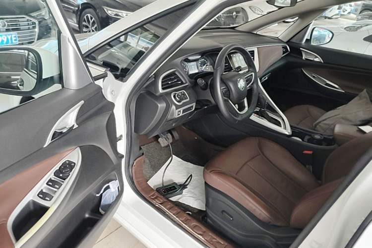 Used Buick GL6 2019 18T 6-Seater Connected Luxury Version China VI Standard Driver Seat