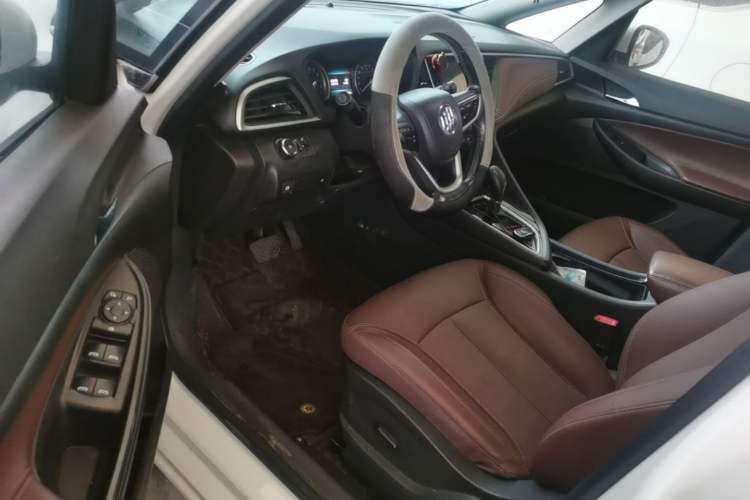 Used Buick GL6 2019 18T 6-Seater Connected Luxury Version China VI Standard Driver Seat