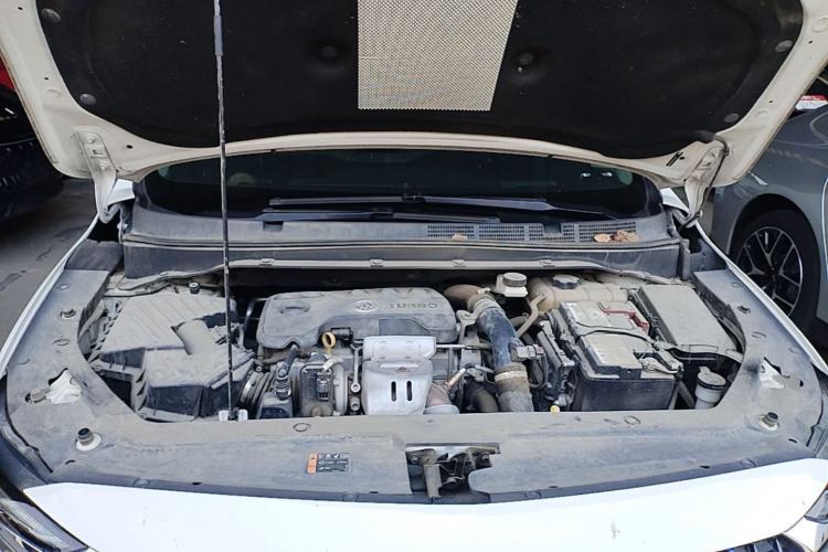 Used Buick GL6 2019 18T 6-Seater Connected Luxury Version China V Standard Engine Bay