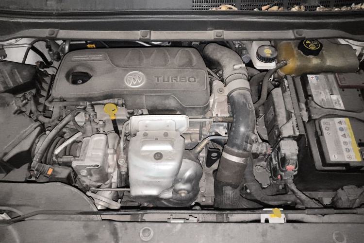Used Buick GL6 2019 18T 6-Seater Connected Luxury Version China VI Standard Engine Bay