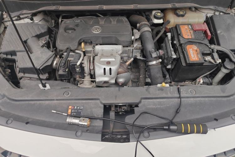 Used Buick GL6 2019 18T 6-Seater Connected Luxury Version China VI Standard Engine Bay