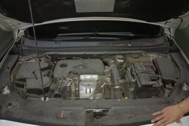 Used Buick GL6 2019 18T 6-Seater Connected Luxury Version China VI Standard Engine Bay
