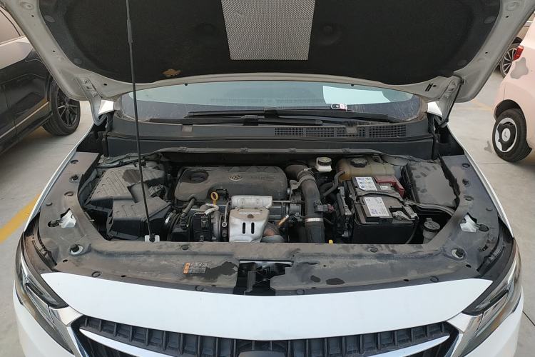 Used Buick GL6 2019 18T 6-Seater Connected Luxury Version China V Standard Engine Bay
