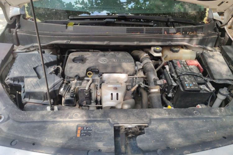 Used Buick GL6 2019 18T 6-Seater Connected Luxury Version China V Standard Engine Bay