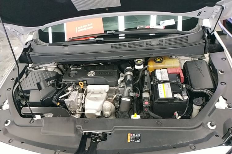 Used Buick GL6 2019 18T 6-Seater Elite Version China VI Standard Engine Bay