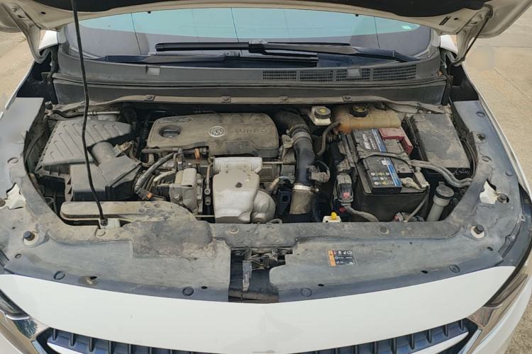 Used Buick GL6 2019 18T 6-Seater Connected Luxury Version China VI Standard Engine Bay