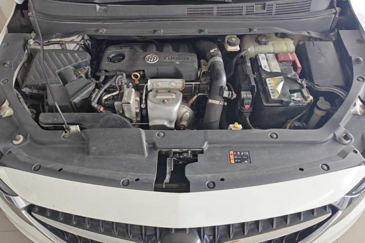 Used Buick GL6 2019 18T 6-Seater Connected Luxury Version China VI Standard Engine Bay