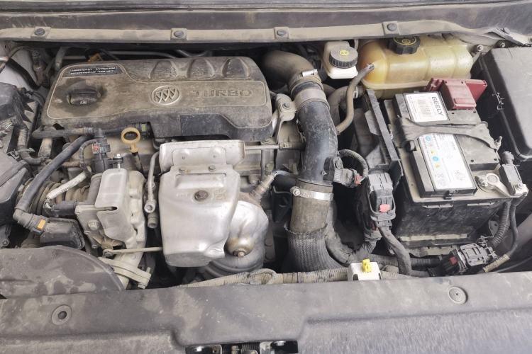 Used Buick GL6 2019 18T 6-Seater Connected Luxury Version China VI Standard Engine Bay