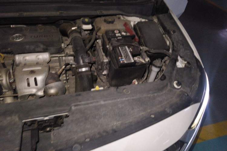 Used Buick GL6 2019 18T 6-Seater Elite Version China V Standard Engine Bay Left