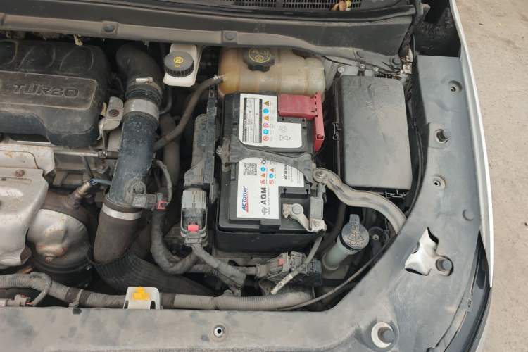 Used Buick GL6 2019 18T 6-Seater Connected Luxury Version China VI Standard Engine Bay Left