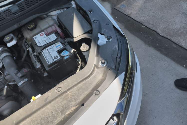 Used Buick GL6 2019 18T 6-Seater Elite Version China V Standard Engine Bay Left