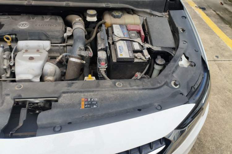 Used Buick GL6 2019 18T 6-Seater Elite Version China VI Standard Engine Bay Left