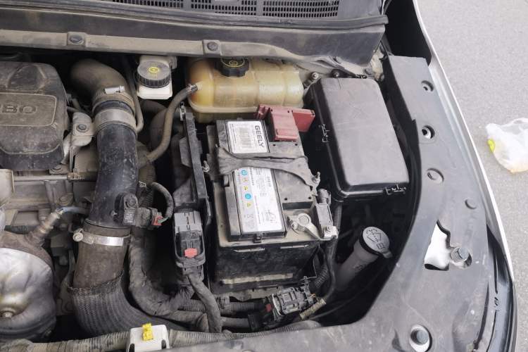 Used Buick GL6 2019 18T 6-Seater Connected Luxury Version China VI Standard Engine Bay Left