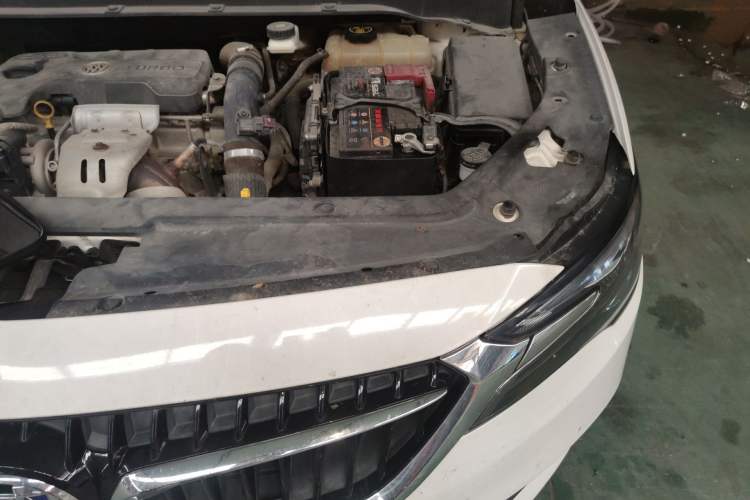 Used Buick GL6 2019 18T 6-Seater Elite Version China V Standard Engine Bay Left