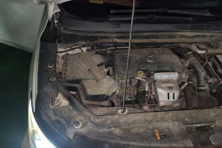 Used Buick GL6 2019 18T 6-Seater Connected Luxury Version China VI Standard Engine Bay Right