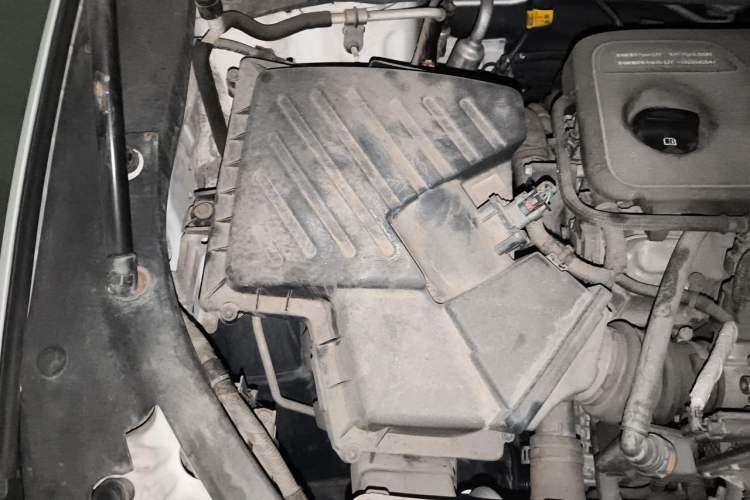 Used Buick GL6 2019 18T 6-Seater Connected Luxury Version China VI Standard Engine Bay Right