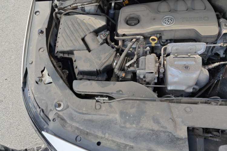 Used Buick GL6 2019 18T 6-Seater Connected Luxury Version China VI Standard Engine Bay Right