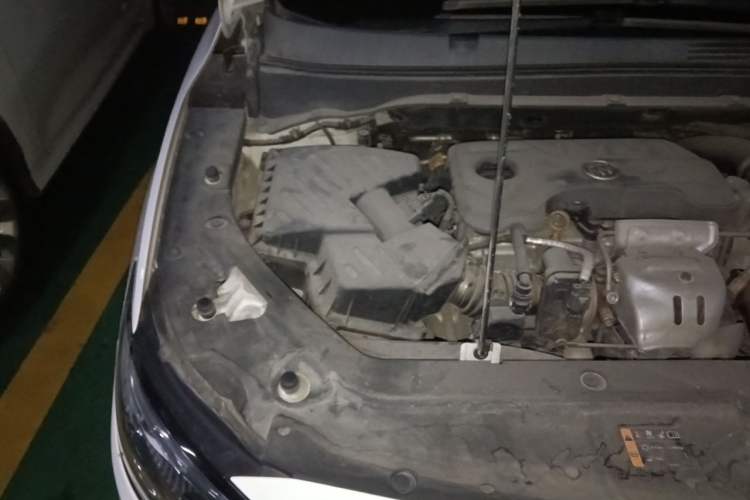 Used Buick GL6 2019 18T 6-Seater Connected Luxury Version China VI Standard Engine Bay Right