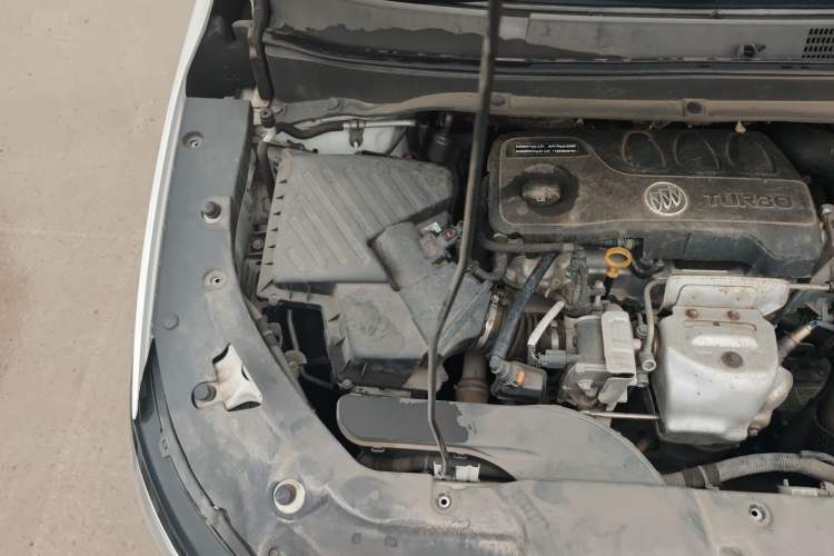 Used Buick GL6 2019 18T 6-Seater Connected Luxury Version China VI Standard Engine Bay Right