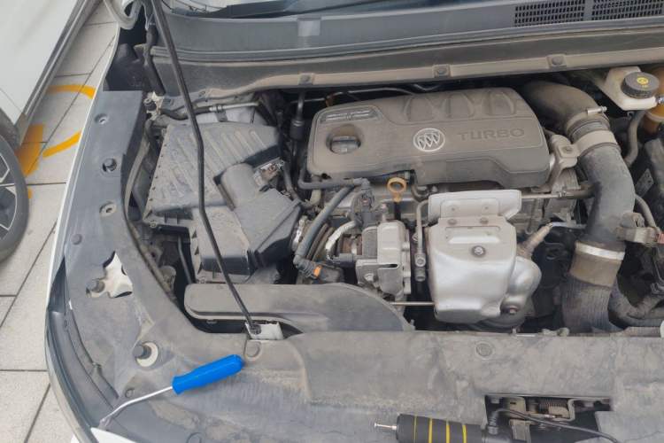 Used Buick GL6 2019 18T 6-Seater Connected Luxury Version China VI Standard Engine Bay Right