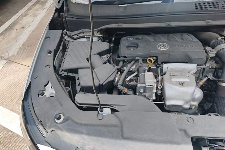 Used Buick GL6 2019 18T 6-Seater Elite Version China VI Standard Engine Bay Right