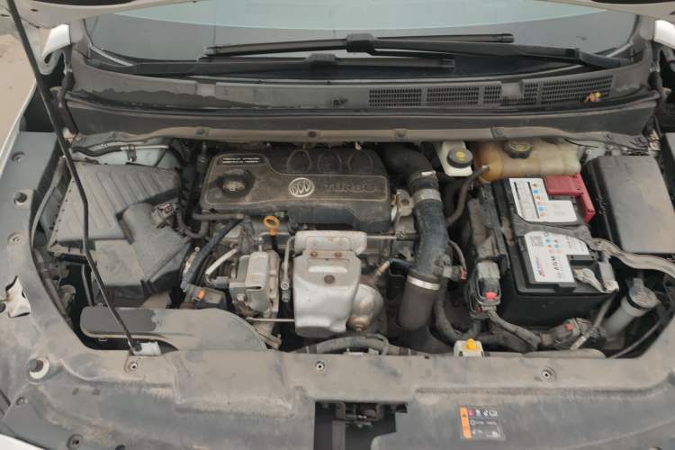 Used Buick GL6 2019 18T 6-Seater Connected Luxury Version China VI Standard Engine Bay