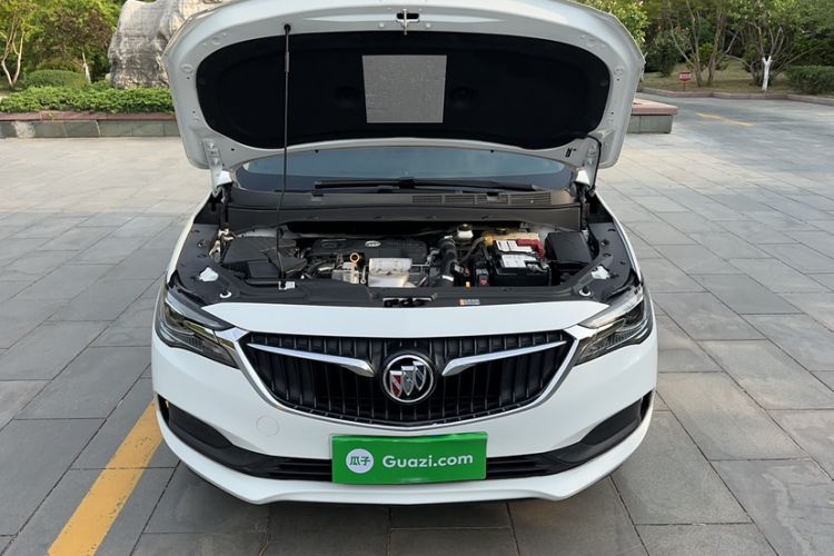 Used Buick GL6 2019 18T 6-Seater Connected Luxury Version China VI Standard Engine Bay