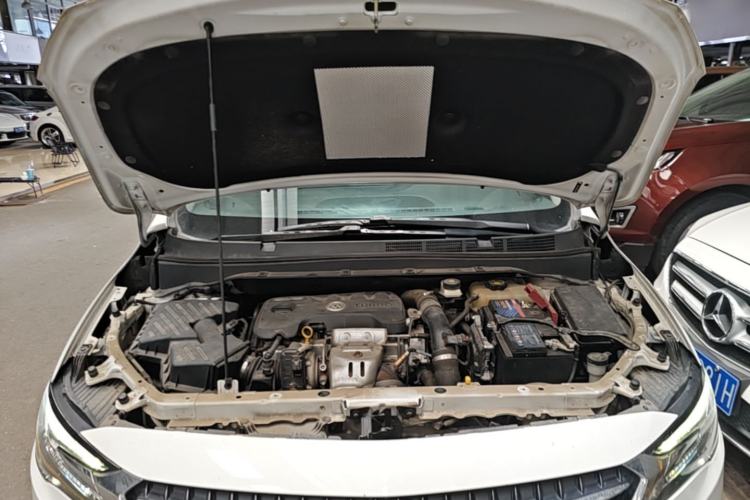 Used Buick GL6 2019 18T 6-Seater Connected Luxury Version China V Standard Engine Bay